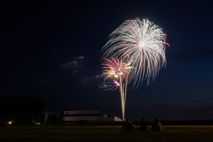 20210704cr qmix fireworks 22