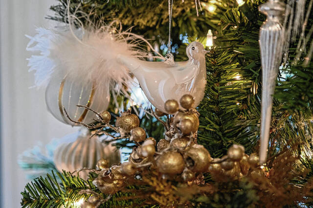 127712058_web1_20211125cr-go-christmas-memories-6