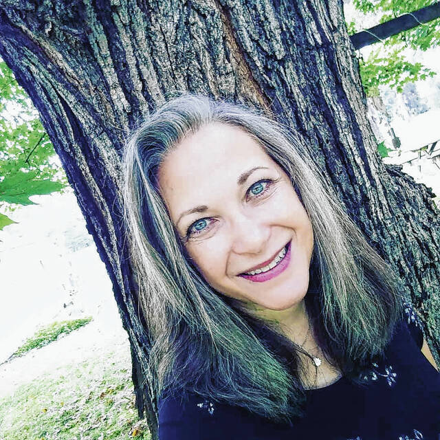 127892888_web1_20220106cr-go-childrens-author-2