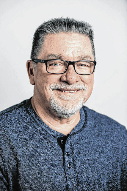 128039257_web1_20220129cr-Neighbors-Foster