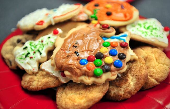 129910676_web1_20211119cr-cookie-walk-brief