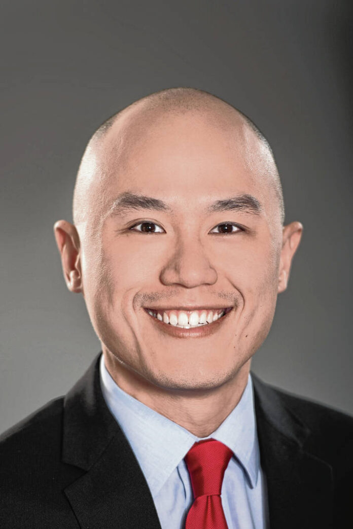 130172042_web1_20221127cr-lee-roger