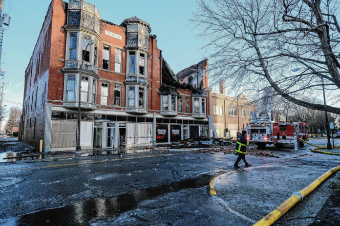 130282977_web1_20221205cr-fifth-street-fire-22