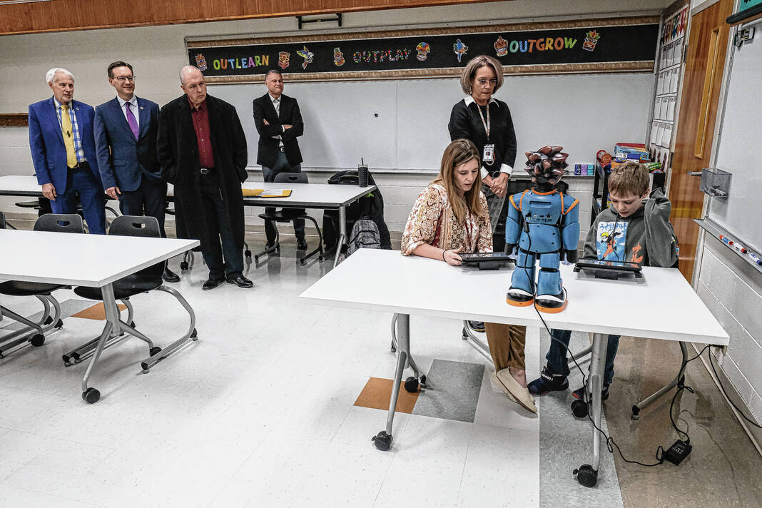 Robot helps students with learning disabilities stay focused, Waterloo  News