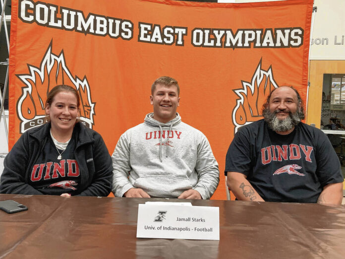 130697257_web1_20230210cr-starks-signing