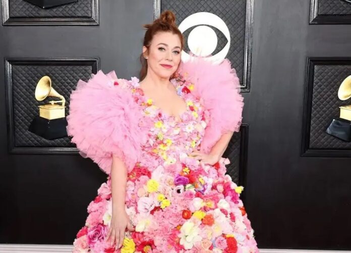 20230207cr--rail-grammy-dress