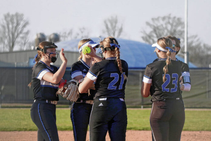 131009233_web1_20230331cr-north-softball-08