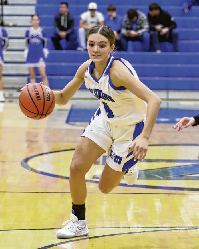 131549159_web1_20221119cr-north-girls-bb-16