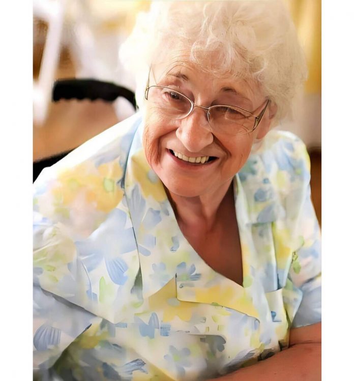 131624848_web1_WebMabelBrockman