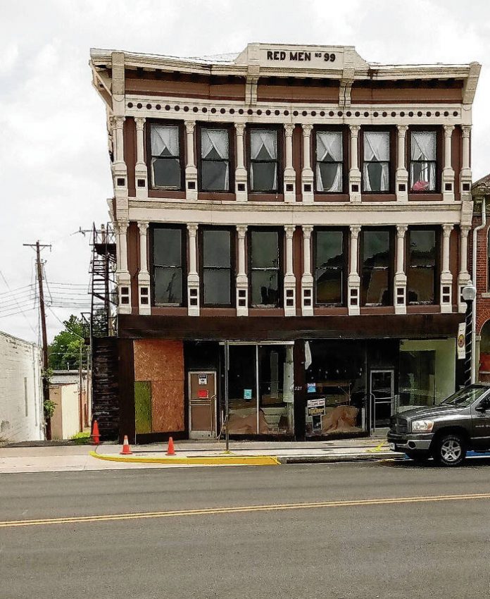 131654616_web1_20230723cr-Jennings-demolition