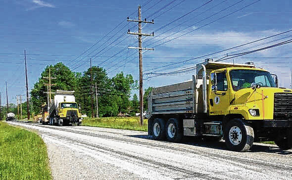 131683042_web1_chip-seal-operation