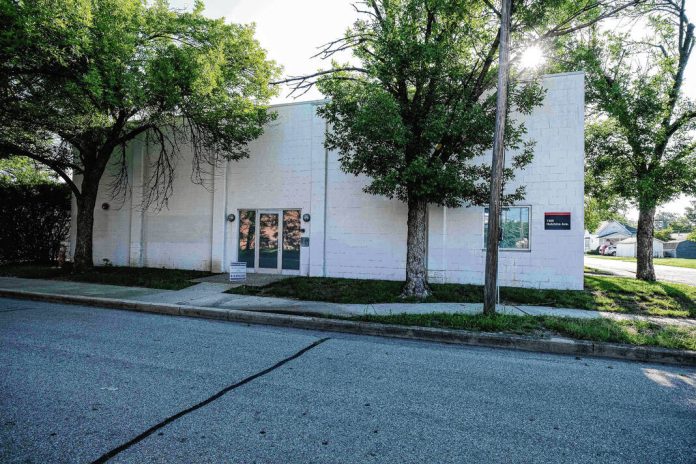 131848610_web1_20230829cr-hog-molly