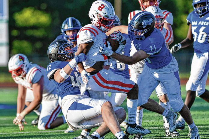 131888883_web1_20230902cr-North-football-8