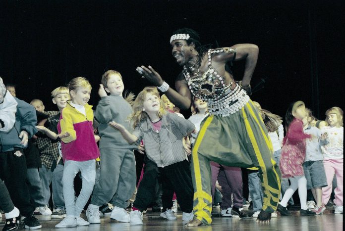 132045476_web1_20231013cr-lkbk