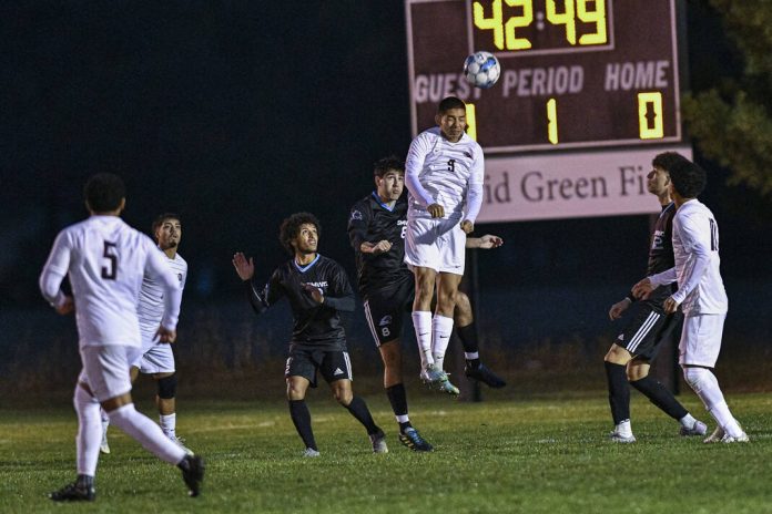 132146101_web1_20231019cr-IUC-mens-soccer-1