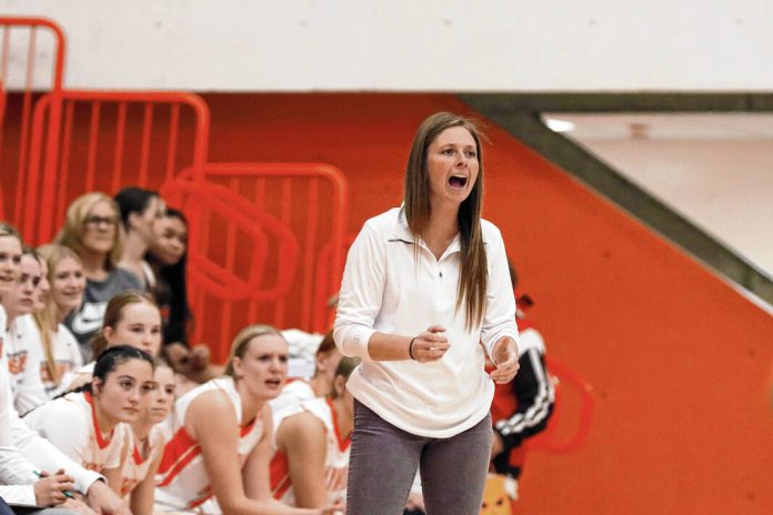 132203132_web1_20231101cr-east-girls-bb-02