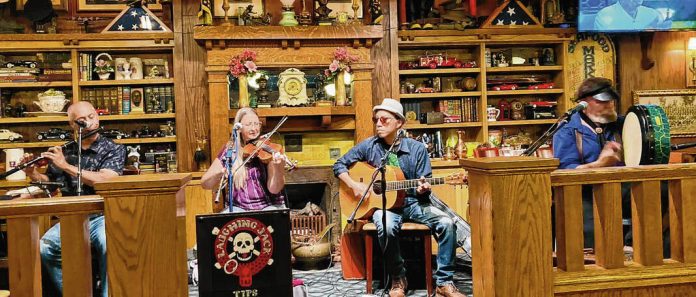 132223725_web1_20231108cr-go-concert