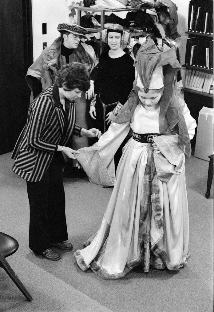 132282182_web1_20231127cr-lkbk