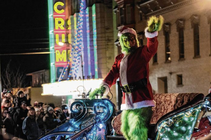 132351707_web1_20211231cr-2021-photos-of-the-year-43