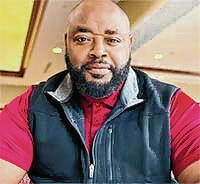 132360247_web1_James-Adams