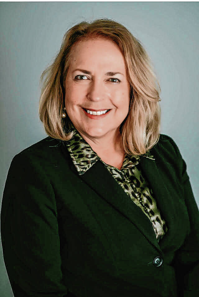 132444127_web1_20220324cr-cindy-frey-headshot-2022