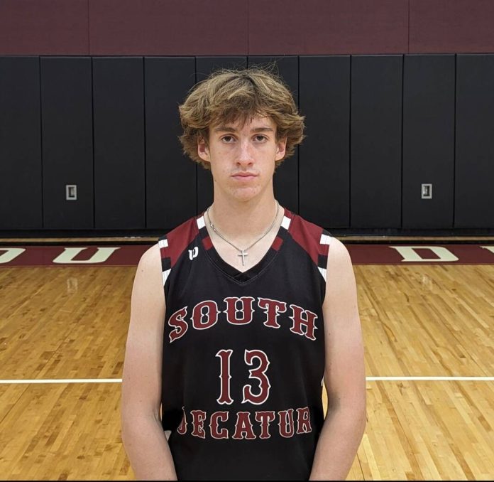 132482854_web1_Drake-Skaggs