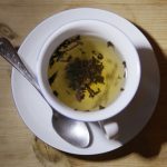 A US scientist has brewed up a storm by offering Britain advice on making tea