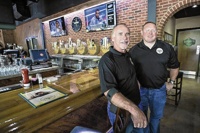 132807831_web1_20240525cr-lkbk