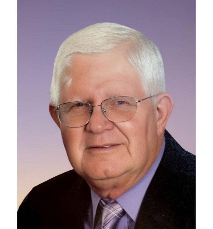 133202556_web1_MaxAker