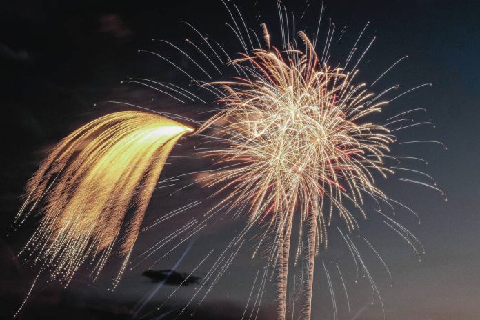 133347657_web1_20220703cr-qmix-fireworks-25