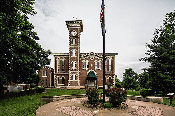 133666277_web1_jennings-courthouse