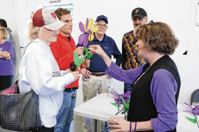 133680309_web1_20221004cr-alzheimer-walk-17