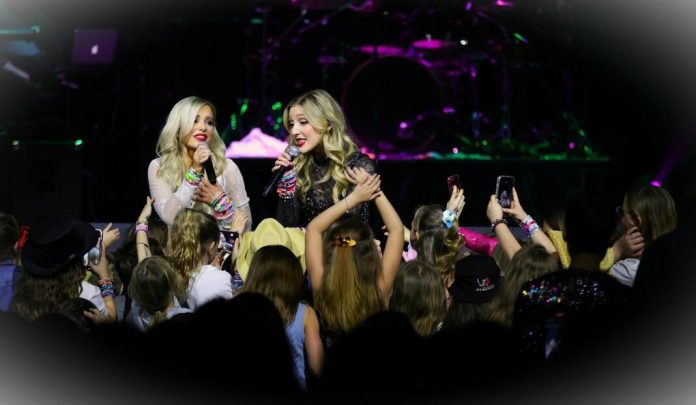 133731620_web1_20240915cr-love-concert