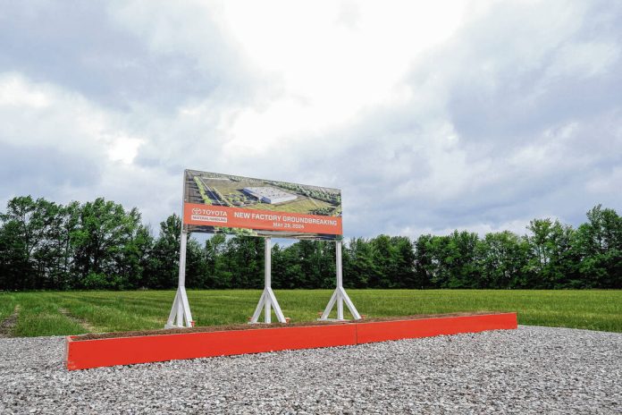 133857092_web1_20240530cr-TMH-groundbreaking-11