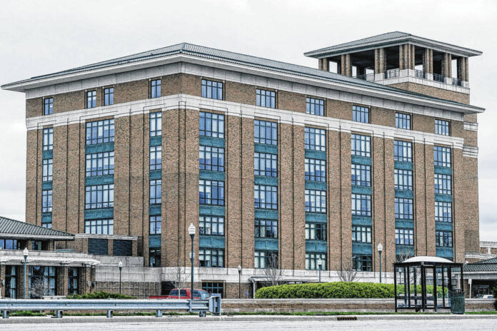 135274681_web1_20211126cr-crh-exterior-3