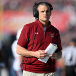 In test of loyalties, former Virginia Tech coach Frank Beamer wears South Carolina black for son