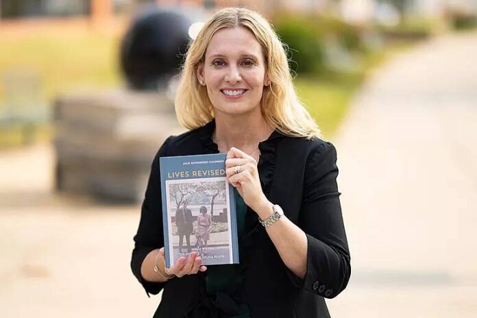 135365985_web1_20250916cr-author