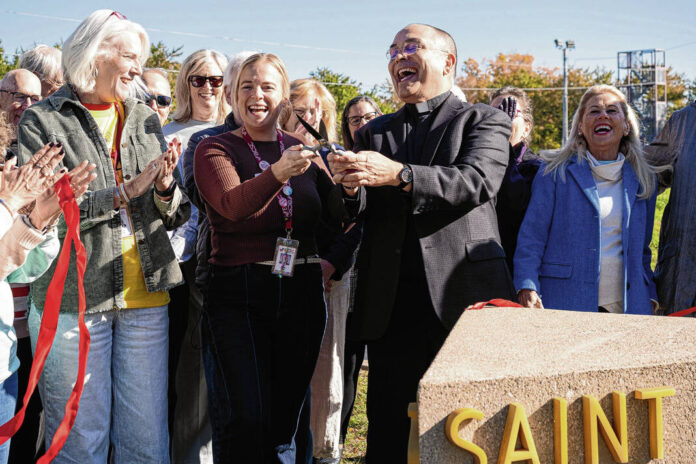 135556384_web1_20251025cr-st-pauls-pantry-8