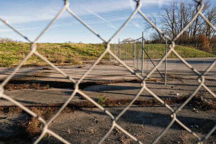 135640001_web1_20251115cr-gateway-development