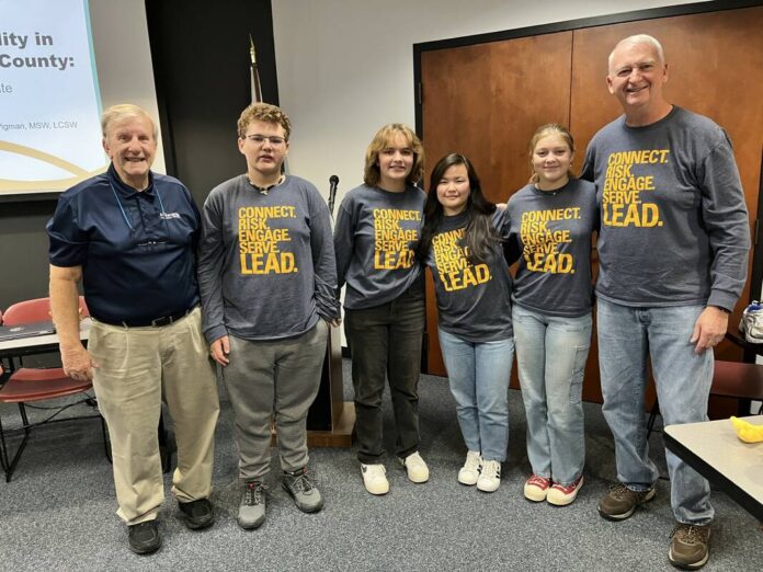 135694046_web1_thumbnail_KL-Attendees