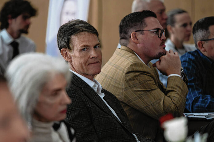 135887704_web1_20251106cr-economic-outlook-10