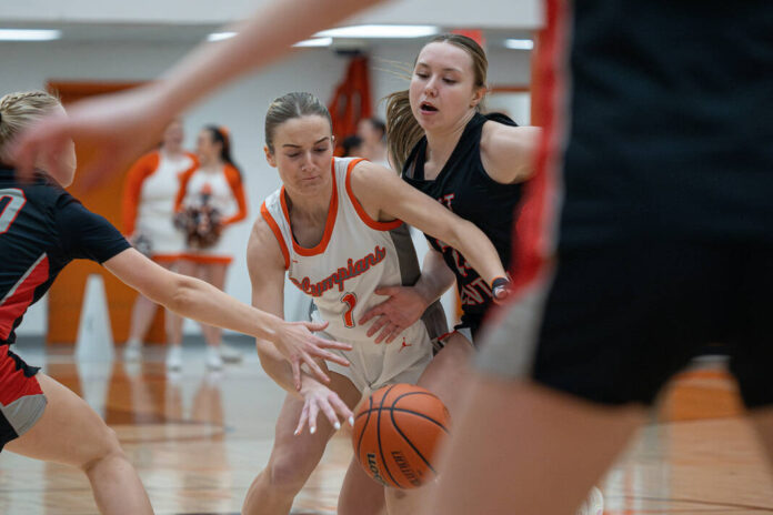 136001476_web1_20260204cr-East-girls-bb-1