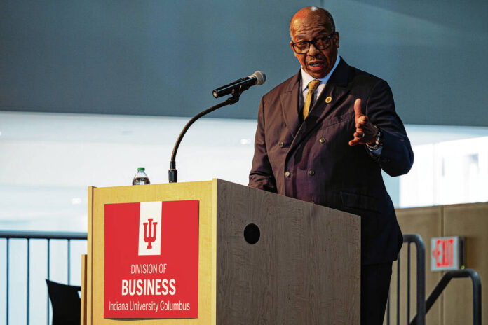 136029024_web1_20251106cr-economic-outlook-6