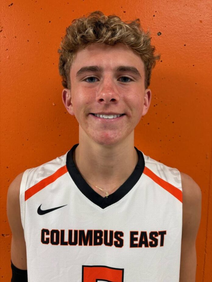 136248650_web1_Kash-Coers