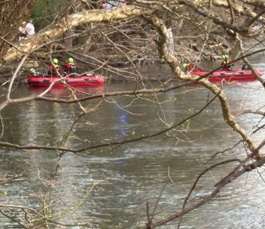 Searchers looking for missing child in East Fork White River near Mill Race Park