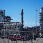 World leaders eye oil reserves, but so far hold off on tapping them